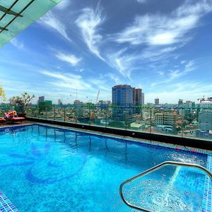 Orussey One Hotel & Apartment